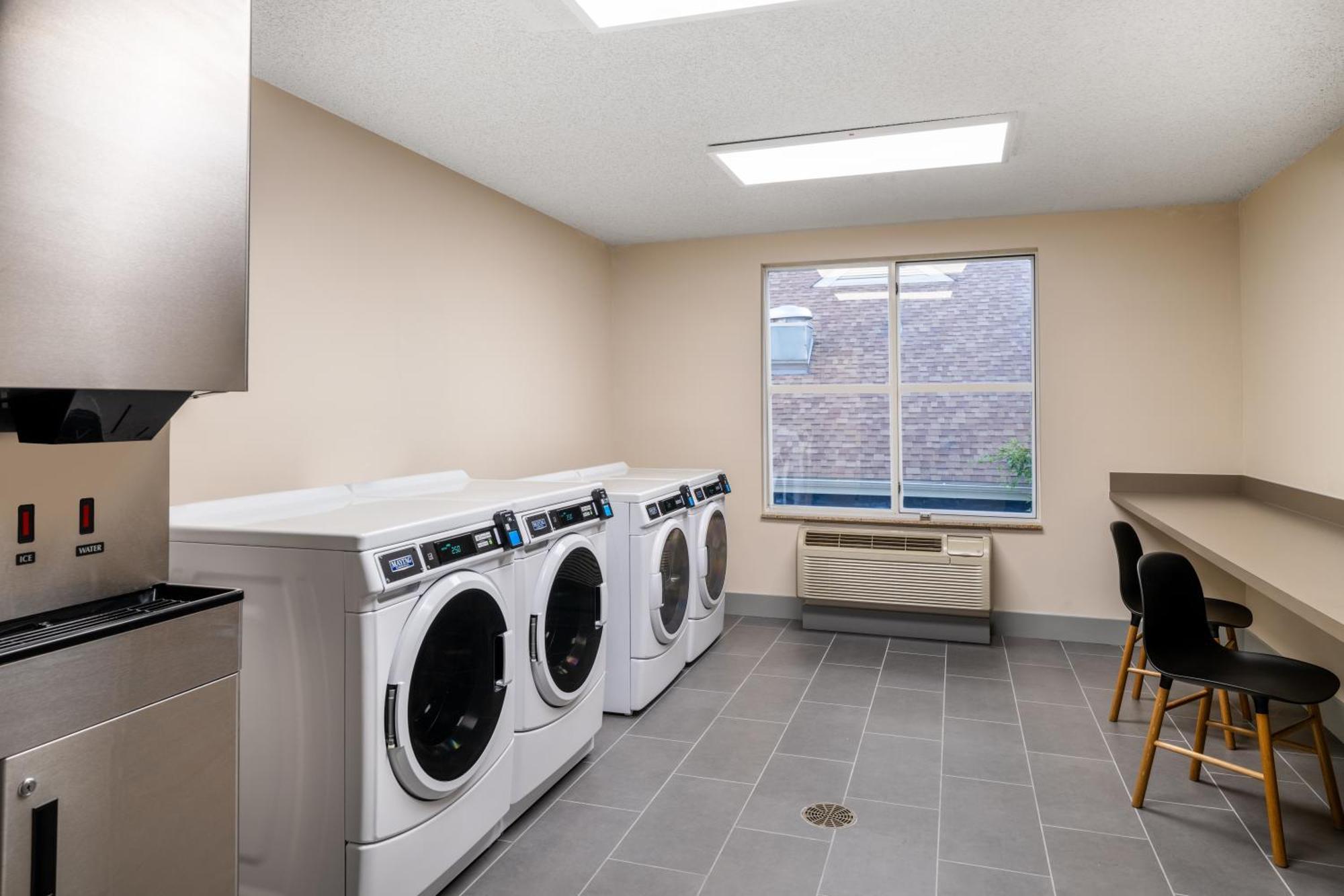 ホテル Hyatt House Colorado Springs Airport エクステリア 写真